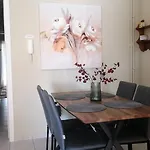 Central Home * カラマタ